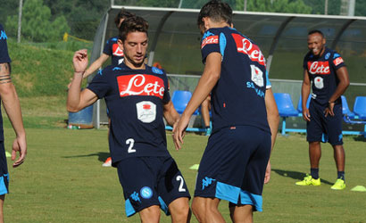 Domani il raduno del Napoli, ci saranno 5 assenti. Slitta la conferenza di Ancelotti