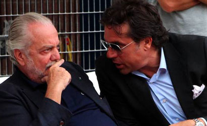 FOTO – De Laurentiis sorridente in panchina con Giuntoli e Ancelotti: una buona notizia di mercato?