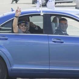 FOTO – Maradona sbarca in Bielorussia e viene accolto come un re: sarà il nuovo presidente della Dinamo Brest