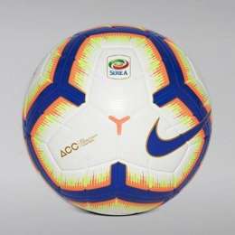 FOTO – Presentato il pallone ufficiale  per la prossima serie A: tutti i dettagli