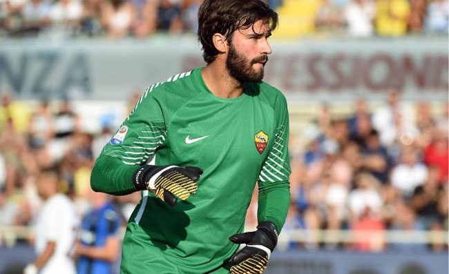 GOAL – Alisson verso la partenza, il sostituto alla Roma è clamoroso! Raiola al lavoro