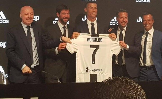 In Campania richieste 5mila maglie di Ronaldo, sono vendute più di quelle del Napoli