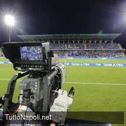 Napoli-Chievo stasera su Sky, Mediaset e TimVision. Le amichevoli con Liverpool, Borussia e Wolfsburg in pay per view sulle stesse piattaforme