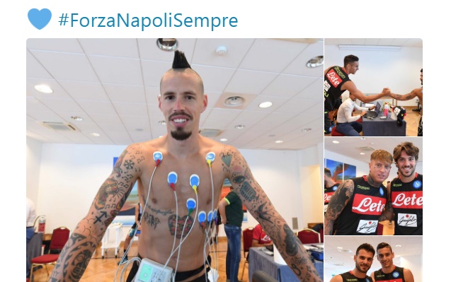 Napoli, si parte: quanti applausi per Hamsik