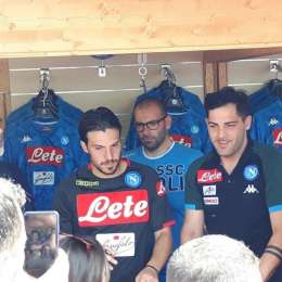 FOTO TN – ADL assente, c’è Verdi allo store per gli autografi: centinaia di tifosi in fila