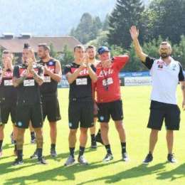 FOTO – Ultimo allenamento a Dimaro, la squadra saluta i tifosi. La SSC Napoli: “Grazie Trentino”