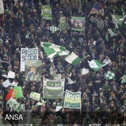 L’Avellino rischia l’esclusione dalla Serie B e i tifosi protestano con un sit in davanti al Coni