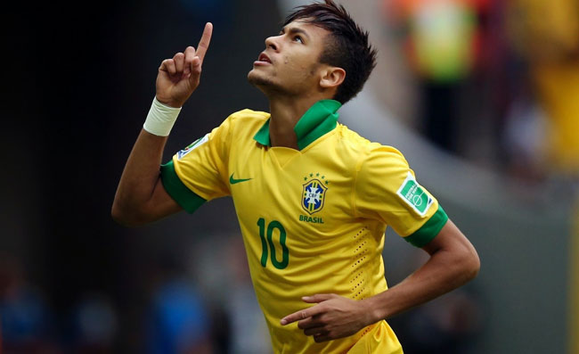 Neymar confessa: “A volte esagero nel cadere. Lotto per tenermi vivo, non sono viziato”