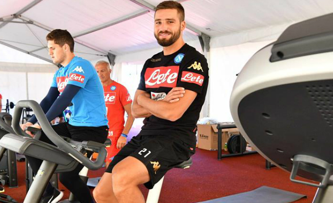 Pavoletti, bordata a Sarri: “Col Napoli preparazione blanda e ai margini della squadra!”