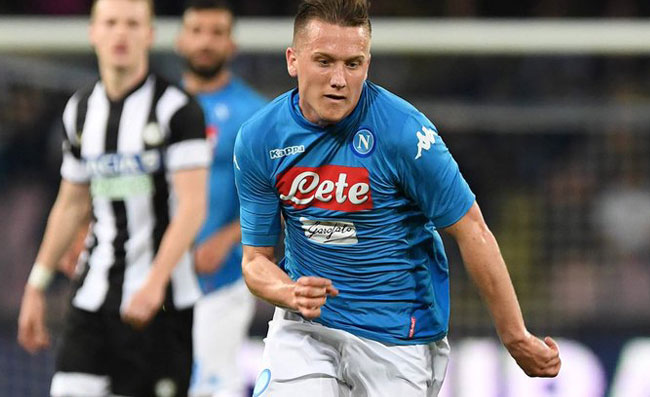 SKY – Ottimismo Napoli, si aspettano quattro rinforzi “interni”. Nuovo ruolo per Zielinski?