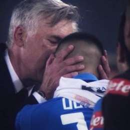 Carletto non lascia indietro nessuno: il bacio ad Ounas è “virale”