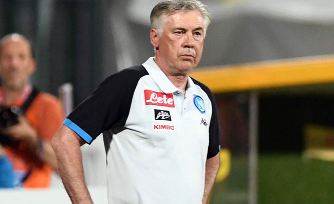 FOTO – Insigne segna e manda baci, immediata reazione di Milik. Ancelotti esulta così