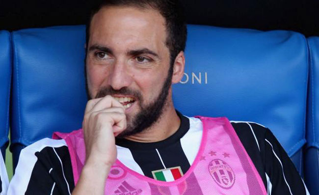 La clamorosa decisione di Higuain spiazza in un sol colpo Milan e Juventus