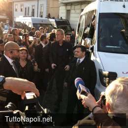 Napoli partito per Roma dalla stazione di Piazza Garibaldi: niente bagno di folla, ma tifosi presenti