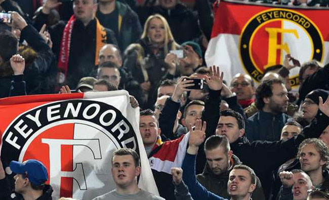 VIDEO – Eredivisie, magnifico episodio in Feyenoord-Excelsior. Protagonisti i tifosi ospiti