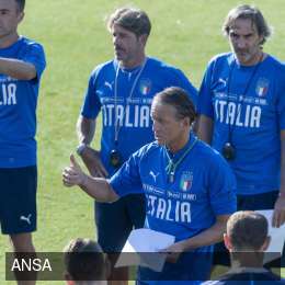 Italia in mattinata per gli azzurri: nel pomeriggio il volo per Lisbona, solo palestra per Balotelli