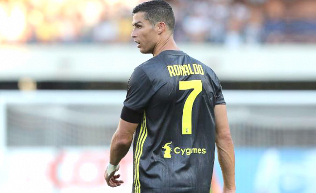 Chiariello boom su Ronaldo: “Quando uno ha la monnezza dietro e la mette sotto il tappeto!”
