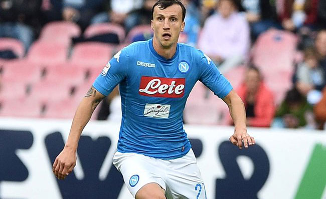 Chiriches come Milik, ma il Napoli non si sbilancia sull’infortunio: ci sono dei timori