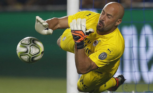 FOTO – “Avete sbagliato tu e De Laurentiis”, Reina incredulo! Pepe risponde a un tifoso del Napoli