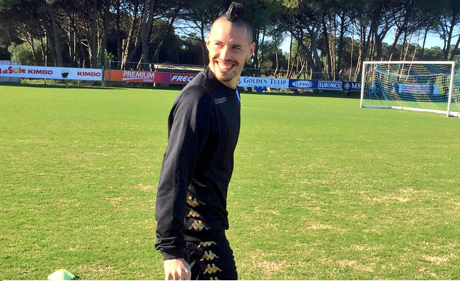 FOTO – Hamsik: “Torni a casa e vuoi sdraiarti sul divano, ma non puoi”, guardate chi c’è al suo posto