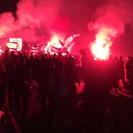 LIVE – Napoli-PSG, pre-partita: gemellaggio all’esterno del San Paolo. Cavani in panchina, pochi biglietti di Curva A inferiore per il sold-out
