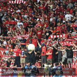 A Liverpool sognano: “Napoli, 3-1 come all’Olympiacos nel 2004”. Stessa situazione all’ultima giornata e poi vinsero la Coppa