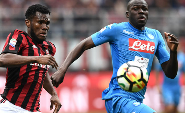 FOTO – Il San Paolo è tutto con Koulibaly, enorme bandiera con il suo volto nel settore Distinti