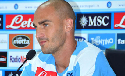 FOTO – Regalo speciale di Hamsik per Cannavaro. Il messaggio del napoletano: “Grazie per le emozioni”