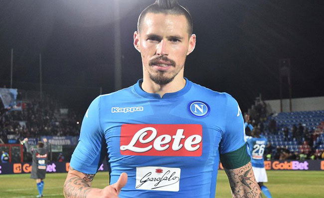 “Fateci passare per cortesia”. Hamsik lascia il San Paolo, le sue parole sorprendono i giornalisti