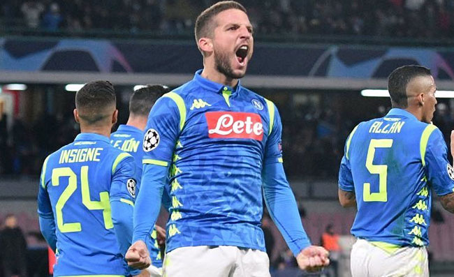 FOTO – Milik goal, la reazione di Mertens che in pochi hanno notato! Chi dice che Dries è triste?