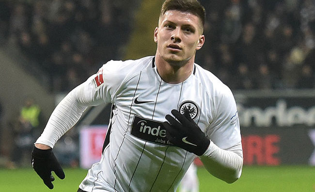 CM.IT – Napoli interessato a Jovic! L’Eintracht fissa il prezzo per cederlo in estate. Quindici volte…