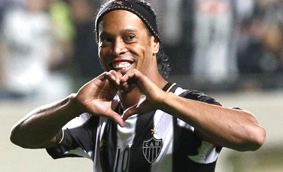 Carnevale dei brasiliani: Ronaldinho, Ronaldo e Neymar show. C’è anche un ex campione del Napoli
