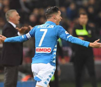 Sono un bambino, un padre, un pallone, uno scrittore. Sono i mille volti della maglia di Callejon