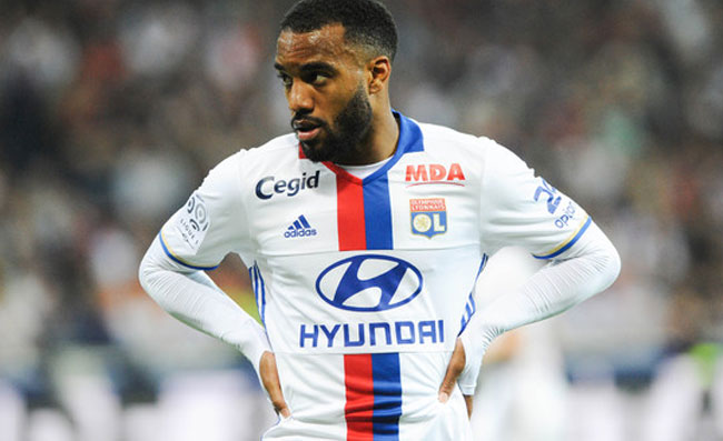 Arsenal, Lacazette: “Il Napoli non è la tipica squadra italiana. Reazione Ozil? Cose che capitano”