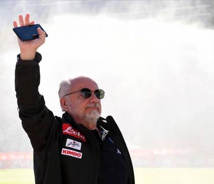 Gazzetta: De Laurentiis cambia strategia di mercato. Per vincere servono i campioni