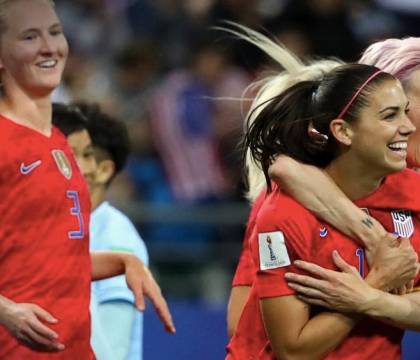 Gli Stati Uniti battono la Thailandia 13-0 e la partita diventa un caso di genere
