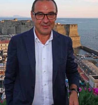 Sarri a Vanity Fair su fedeltà e tuta: “Se un club me la vietasse, dovrei accettare”