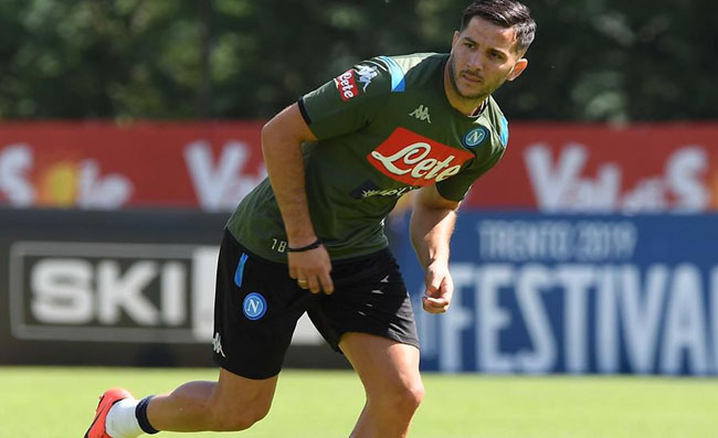 A Dimaro difesa da dimenticare, Ancelotti e De Laurentiis per nulla soddisfatti. Novità Zielinski