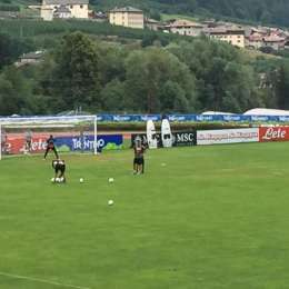 FOTO TN – Allenamento specifico per Milik: il polacco deve liberarsi e attaccare la porta