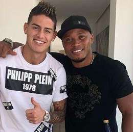 FOTO – Zuniga e James insieme: lo scatto sui social, incontro per parlare di Napoli?