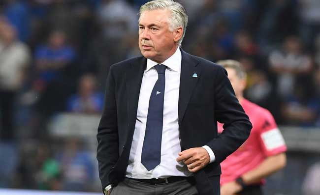 FOTO – “Complimenti per la Champions”. Ancelotti incontra Klopp. La reazione del tecnico del Liverpool
