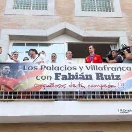 FOTO – Fabian omaggiato a The Ayto di Los Palacios e Villafranca: “Qui è iniziato il mio sogno di calciatore”