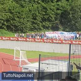 FOTO TN – “Onore a te che hai messo Napoli in Bellavista”: a Dimaro lo striscione per il compianto De Crescenzo