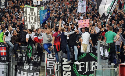 Napoli travolgente contro il Liverpool, tifosi della Juventus preoccupati: “Noi non battiamo i coreani…”