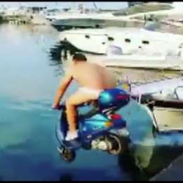 TN – Tuffo col motorino per una scommessa con Balotelli, l’assessore all’Ambiente: “Inaccettabile!”