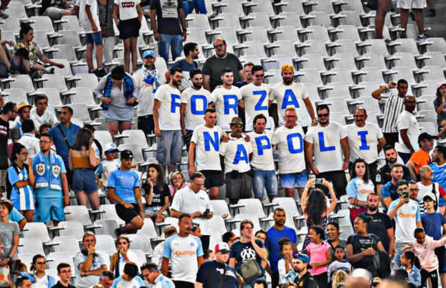 Lanciata la maglia americana del Napoli. Gli azzurri guardano al mercato Usa