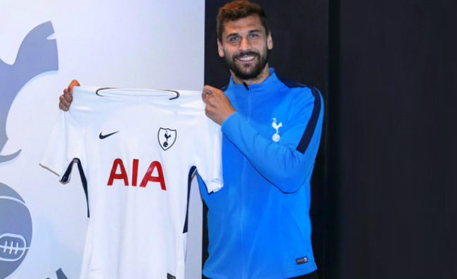 VIDEO – Llorente ha terminato le visite mediche! Sorrisi e selfie con i tifosi del Napoli a Villa Stuart