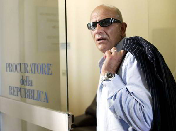 Clamoroso. Rolex a Ferguson per truccare Juventus-Manchester. Agente italiano interrogato dai magistrati a Londra