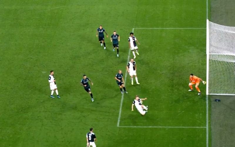 Marelli sul rigore De Ligt: “Giusto non concede penalty al Bologna”