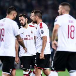 Milan come il Napoli: dalla prossima stagione una maglia sarà azzurra con strisce bianche